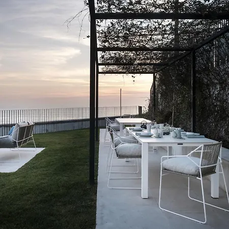 Seaview Castle