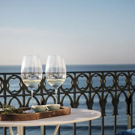 Seaview Castle Вилла *